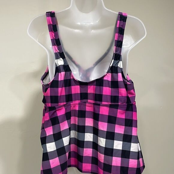 NWOT Xhilaration checkered tankini swim suit top. Size 3. Plus Junior - Picture 4 of 7